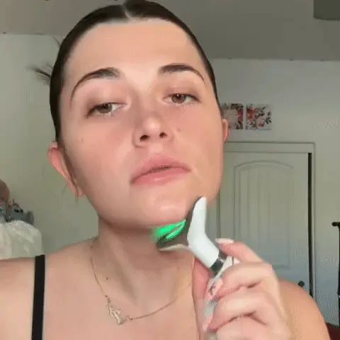 GIF Woman using the product